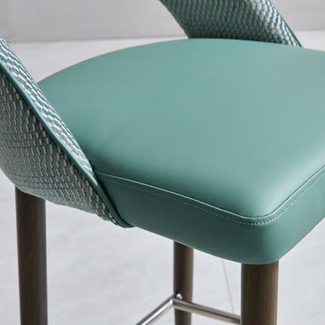 gale_bar_stool_insitu_9